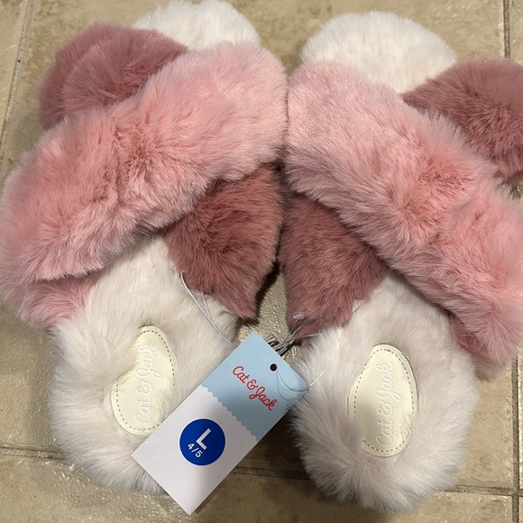 NWT Cat & Jack | Fluffy Slippers - Picture 2 of 3